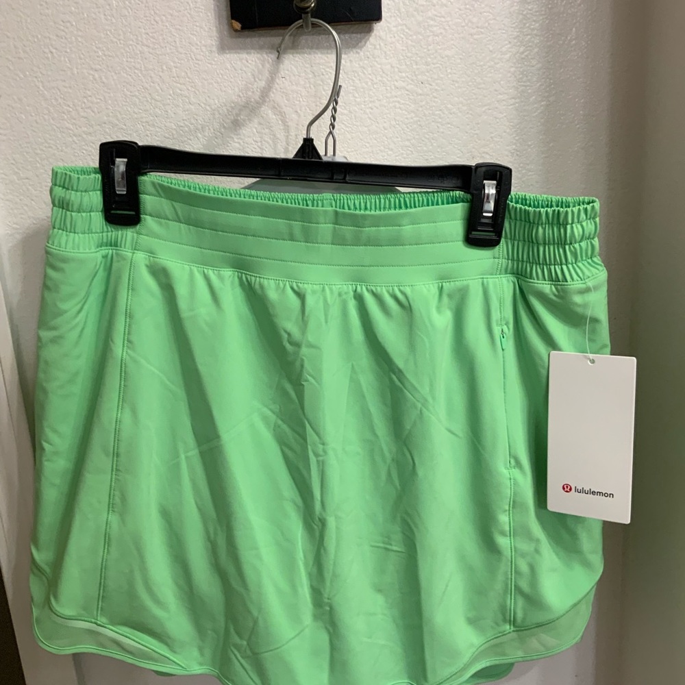 Lululemon skort brand new size 12